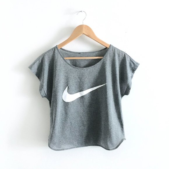 ⚡️SOLD⚡️Nike City Cool Swoosh Running Crop - Small - Picture 3 of 7